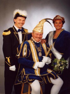 2003 - Prins Huip I, Prinses Inie Jaspar, Minister Thijs Knops 